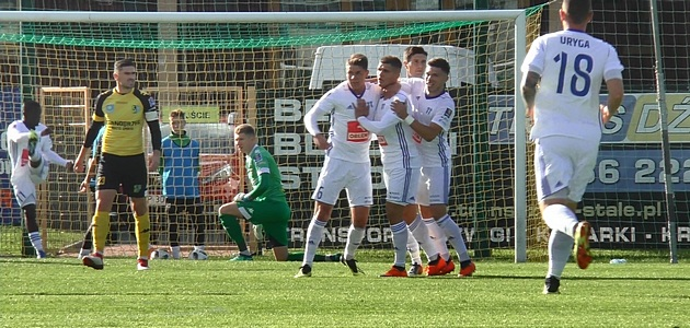 Kalendarium57's tweet photo. 25 września, 2018 rok. Do Tarnobrzega w ramach Pucharu Polski przyjeżdża mocna, ekstraklasowa Wisła Płock. Niestety przegrywamy 1:4, gola honorowego zdobył Ropski. Dla Wisły strzelał Angielski, Stilic, Uryga i zdobywca bramki w meczu z Anglią - Damian Szymański. https://t.co/4YmRmG5oqC