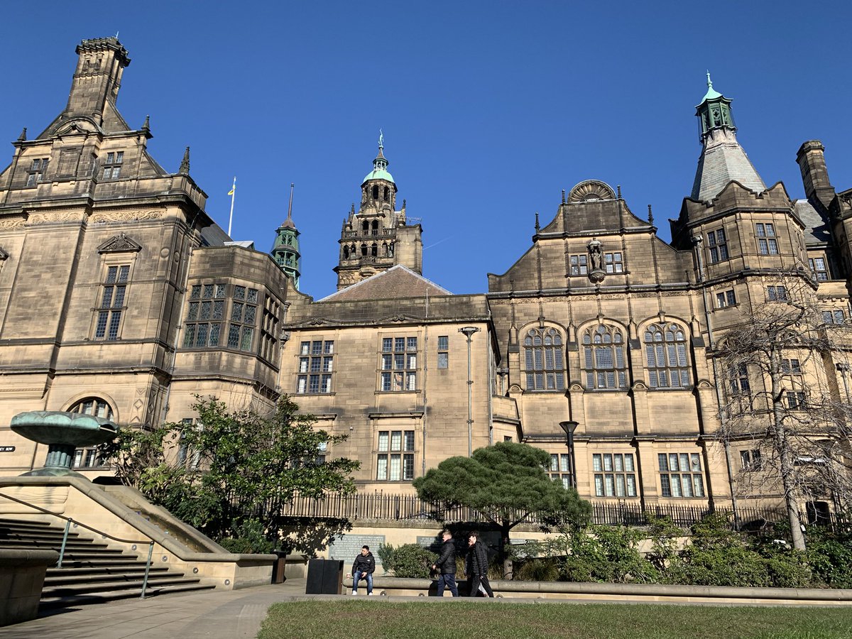 Enjoying beautiful blue skies and weather at the city centre 🌞