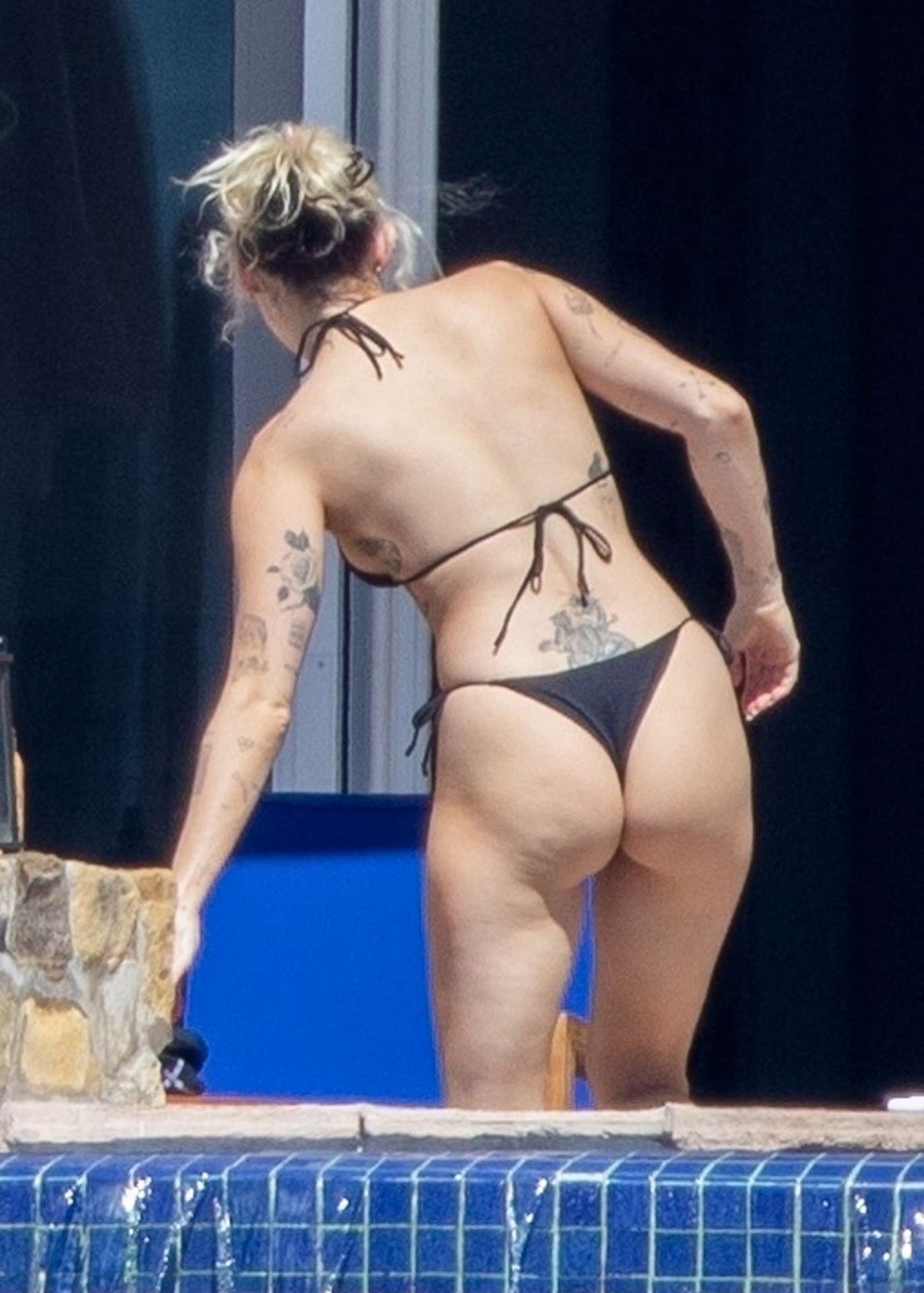 Saw First on X: "https://t.co/xVoeMFtG7T Miley Cyrus Booty in Bikini in Cabo San Lucas, Mexico #mileycyrus #booty https://t.co/wpJil5wHOA" / X