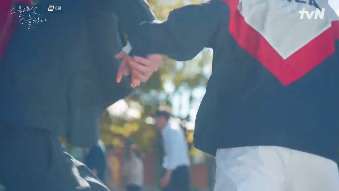 njhveinpolice's tweet photo. AHHHHH IT'S THIS SCENE!!! Yijin to the rescue 😭😭😭😭

#TwentyFiveTwentyOneEp6
#TwentyFiveTwentyOne
#NamJooHyuk #KimTaeRi https://t.co/nazwefxzAX