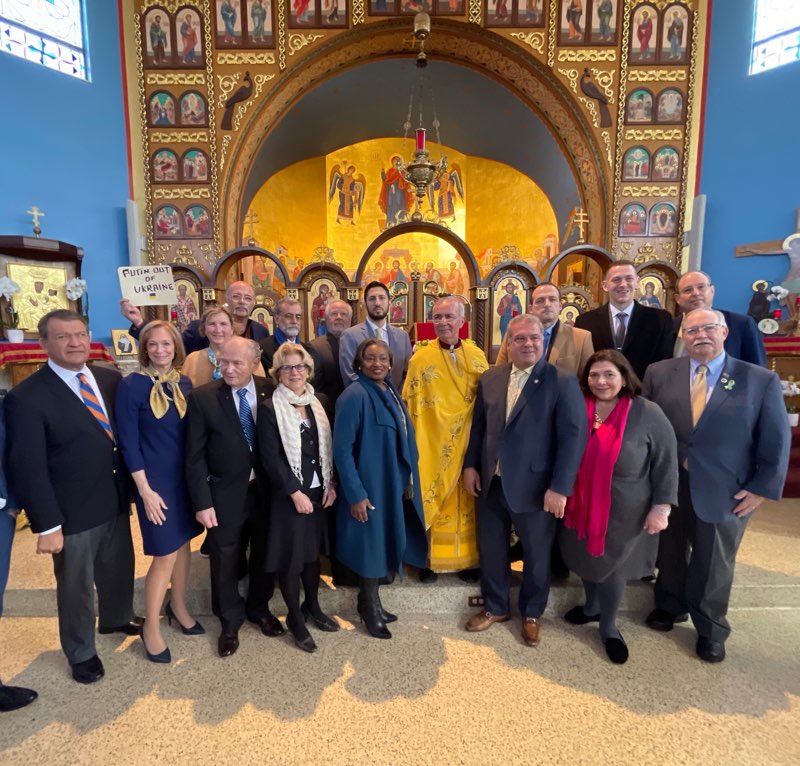 westchestergov's tweet photo. In the wake of the current crisis overseas, County Executive George Latimer declared Sunday, February 27 a Day of Prayer for Ukraine in Westchester County. He celebrated mass with the Ukrainian community in Yonkers at St. Michael the Archangel Ukrainian Catholic Church. https://t.co/586LUfCtcy