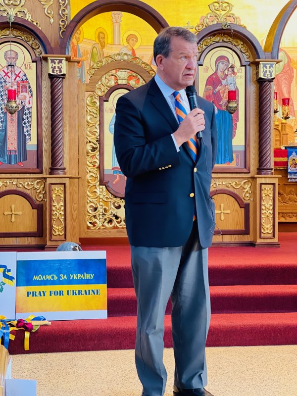 westchestergov's tweet photo. In the wake of the current crisis overseas, County Executive George Latimer declared Sunday, February 27 a Day of Prayer for Ukraine in Westchester County. He celebrated mass with the Ukrainian community in Yonkers at St. Michael the Archangel Ukrainian Catholic Church. https://t.co/586LUfCtcy