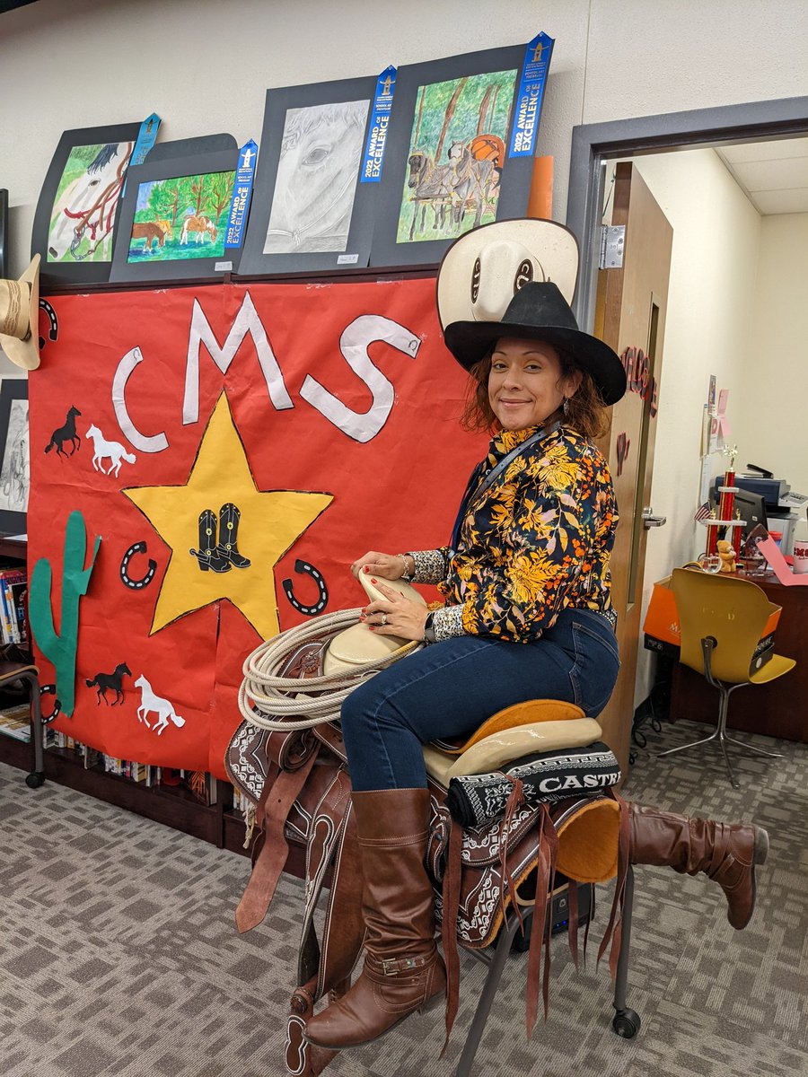 shurst_8science's tweet photo. Go Texan Day at CMS. Chili cook-off and rodeo fun 😊 https://t.co/qSE4EpMbYy