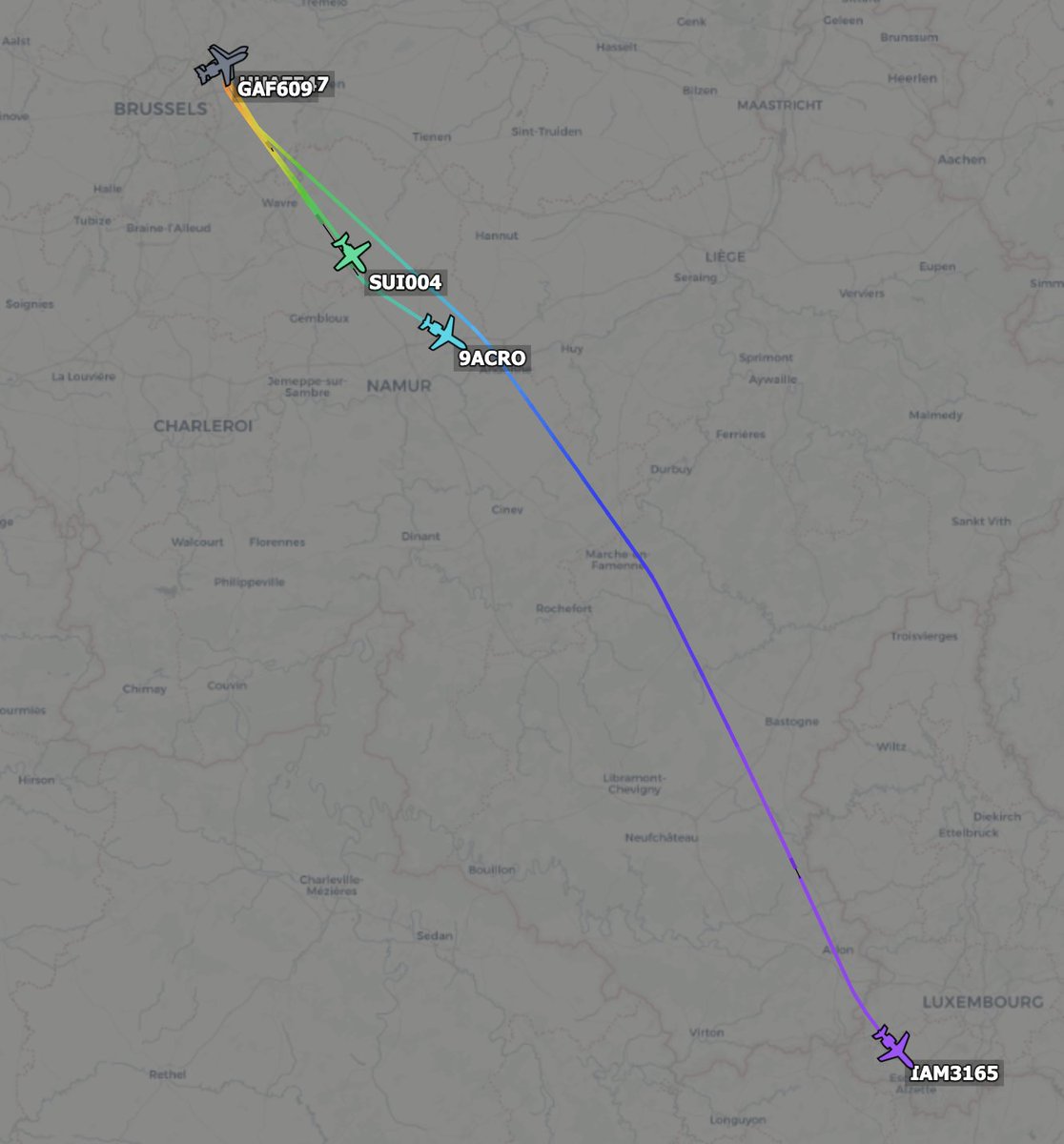 TheSnoopySnoop's tweet photo. Now. I wonder what they could have been chatting about 🙄Anything important going on just now 🤷
Leaving #Brussels
#IAM3165 🇮🇹 #Falcon900 #MM62245
#9ACRO 🇭🇷#CL600 9A-CRO
#SUI004 🇨🇭#C560XL T-784
#GAF609 🇩🇪#BD700 14+06
#HUAF547🇭🇺#Falcon7X #607 https://t.co/fXhQMzr6X3