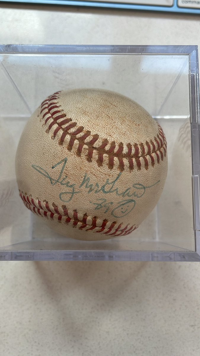 TheCOACHGABEone's tweet photo. In 1989 I got to see #tugMcgraw pitch a minor league baseball game for @GastoniaProBall and his catcher was @Pudge_Rodriguez #scorelessinnings #cameoutofretirement @thetimmcgraw https://t.co/ddO8K88yno