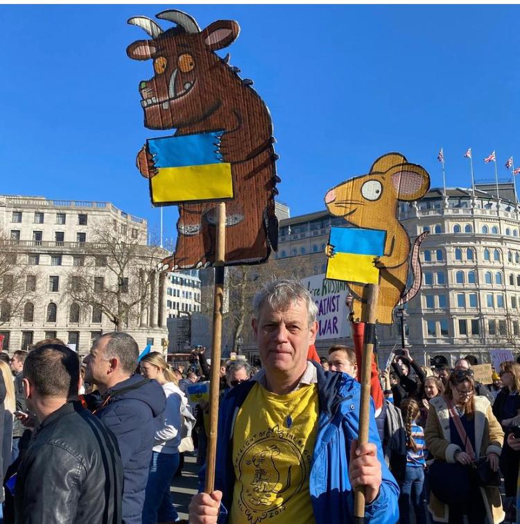 I wonder how many people at the pro-Ukrainian rally realised that the man with the Gruffalo sign is none other than its co-creator, Axel Scheffler, himself; a man of principle whom - as well as illustrating THE GRUNTS - I consider a friend. (Photo via Instagram) #ISupportUkraine