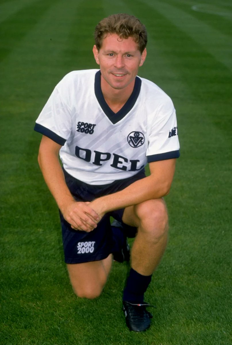 robertmdaws's tweet photo. 1988/89 #CliveAllen  ... just the 19 games for #Bordeaux but scored 13 goals. https://t.co/2a6G0D3lCz