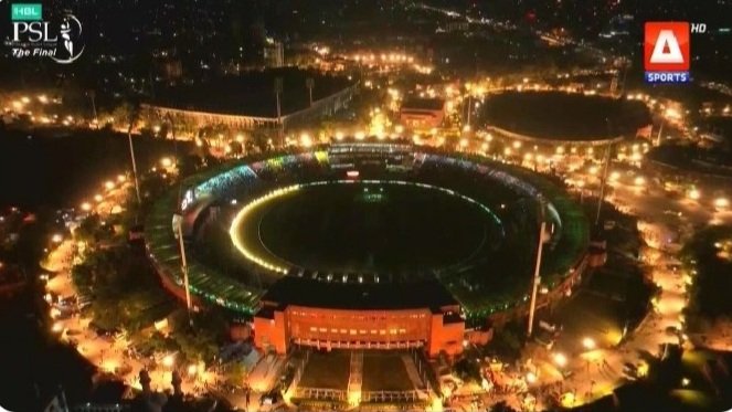 Ahmadwrites661's tweet photo. Beauty Of Lahore Qulanders
#GaddafiStadium #PSL_Final
#PSL72022
#HappySurpriseDay 2020 https://t.co/Bp1Deuglff
