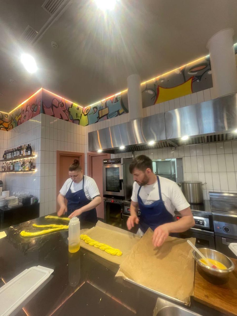 Fresh meals coming out of the kitchen in Odessa, Ukraine! WCK is working with Chef Aleksander Yourz &amp; team at Yourz Space Bistro prepping 1,000 plates of pasta &amp; fresh baked bread for residents &amp; those defending the city—they’ll scale up service as they’re able. #ChefsForUkraine