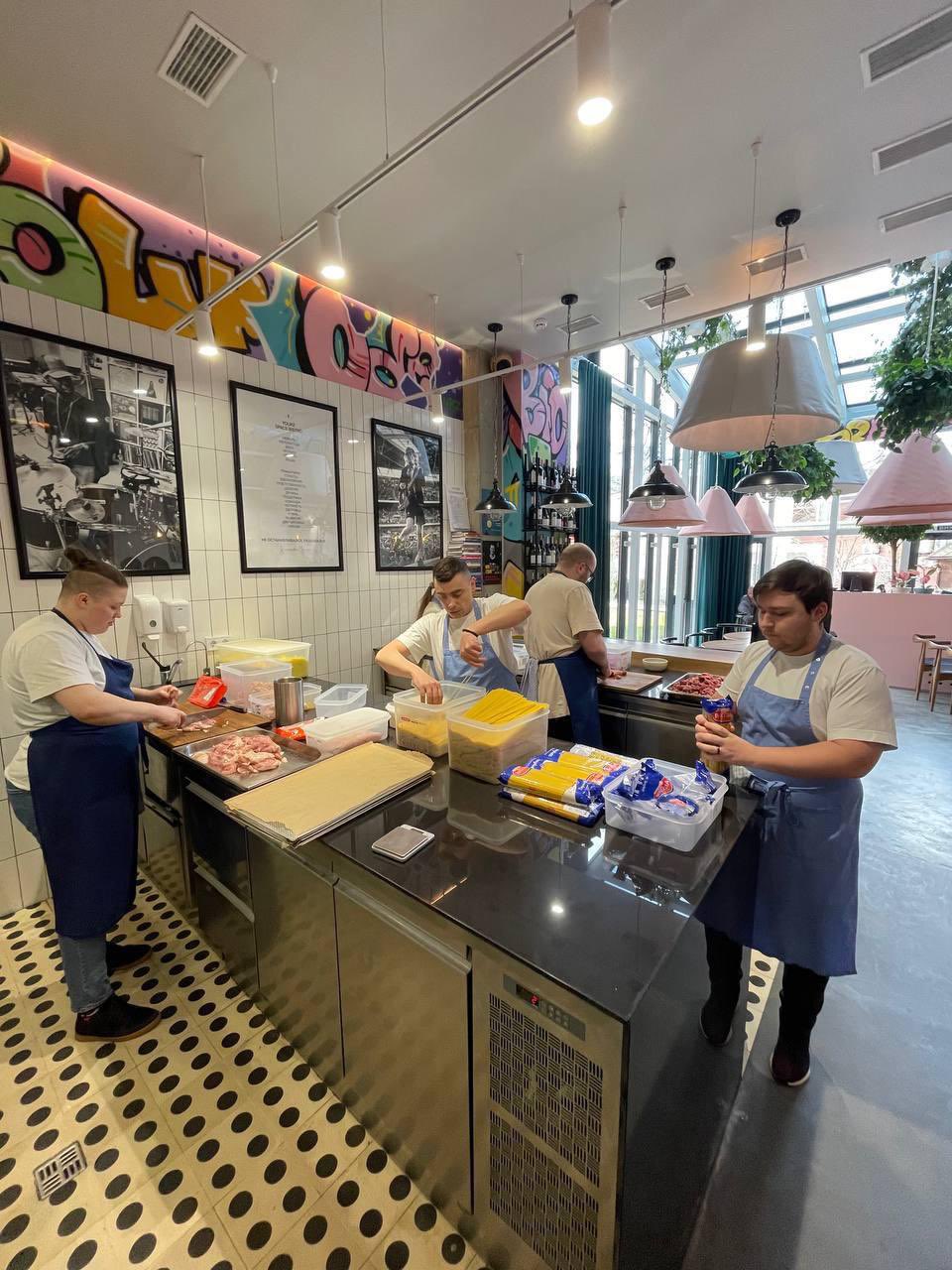 World Central Kitchen on Twitter "Fresh meals coming out of the