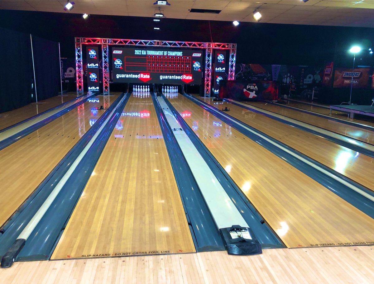 DaveRyno12's tweet photo. The TV pair for todayβs @PBATour #TournamentofChampions @FOXSports 1 pm ET @Stone8RP @MissPressler 5 fantastic bowlers but only one can win the title. Find out who that is!! #PBAHistory https://t.co/cL7aA8CGX6