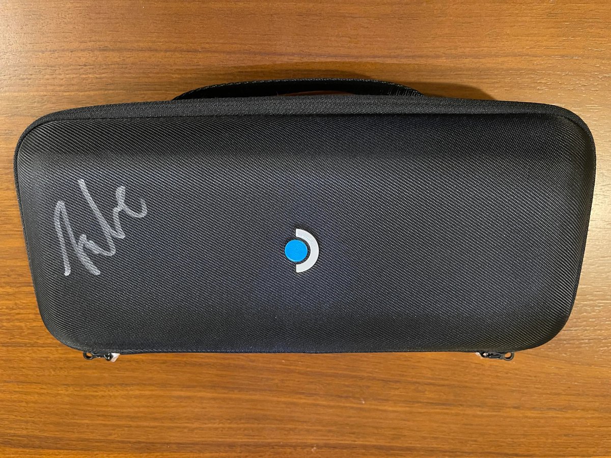 Wario64's tweet photo. Gabe Newell is hand delivering some Steam Deck orders in Seattle with camera crew (along with autographed Steam Deck case) https://t.co/vvh6J7Xbl9 https://t.co/GzqMwL5oRQ