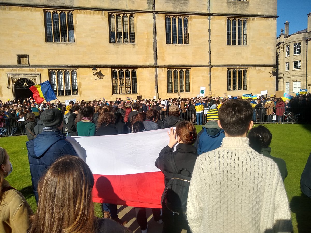 Big turn out at the Oxford protest in support of Ukraine #UkraineRussiaWar  #solidarityWithUkraine