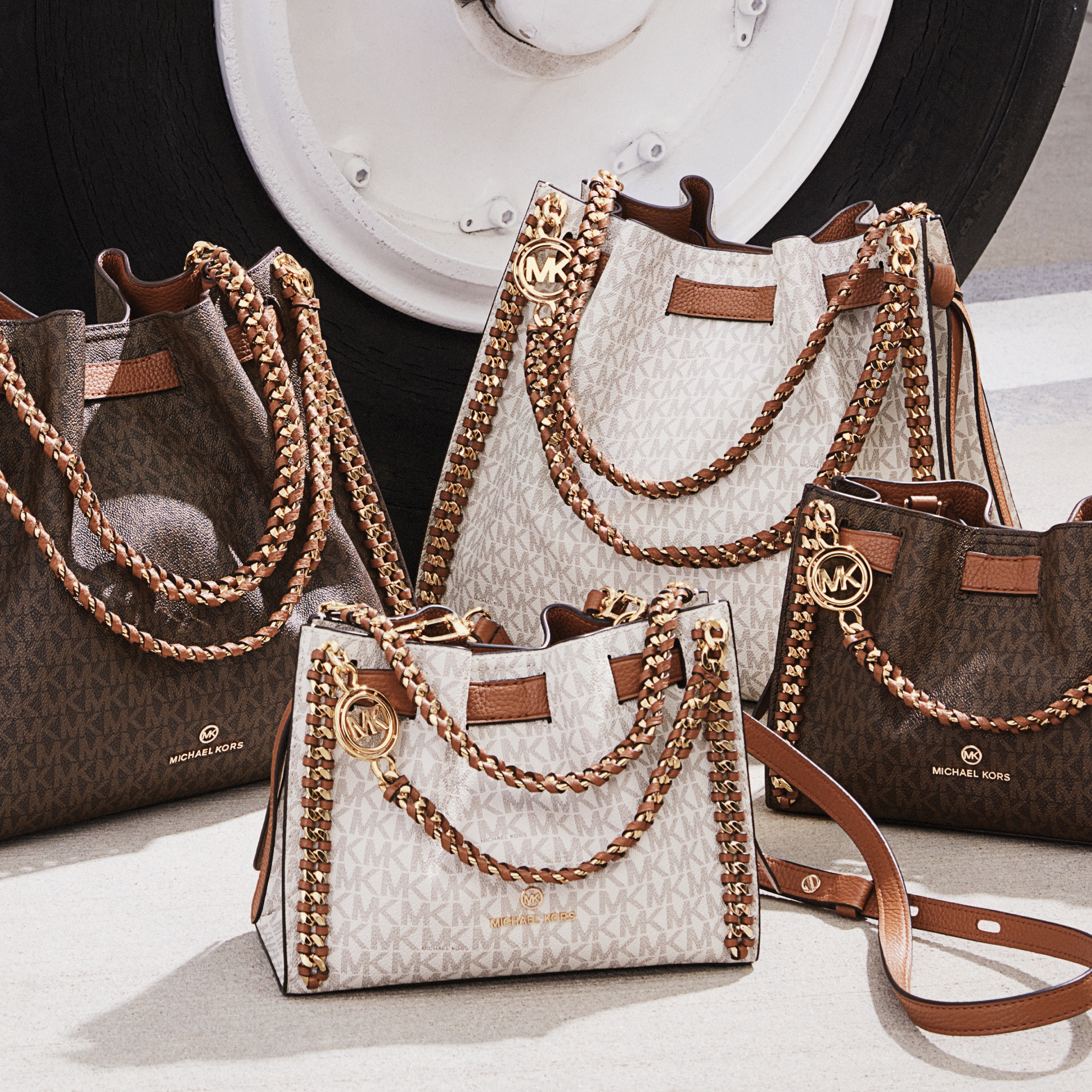 Regelmæssighed præmie Sikker Michael Kors on X: "Get a handle on it: new Mina bags are here! #MichaelKors  https://t.co/pePqiFLM3Z https://t.co/G0dumYTCJE" / X
