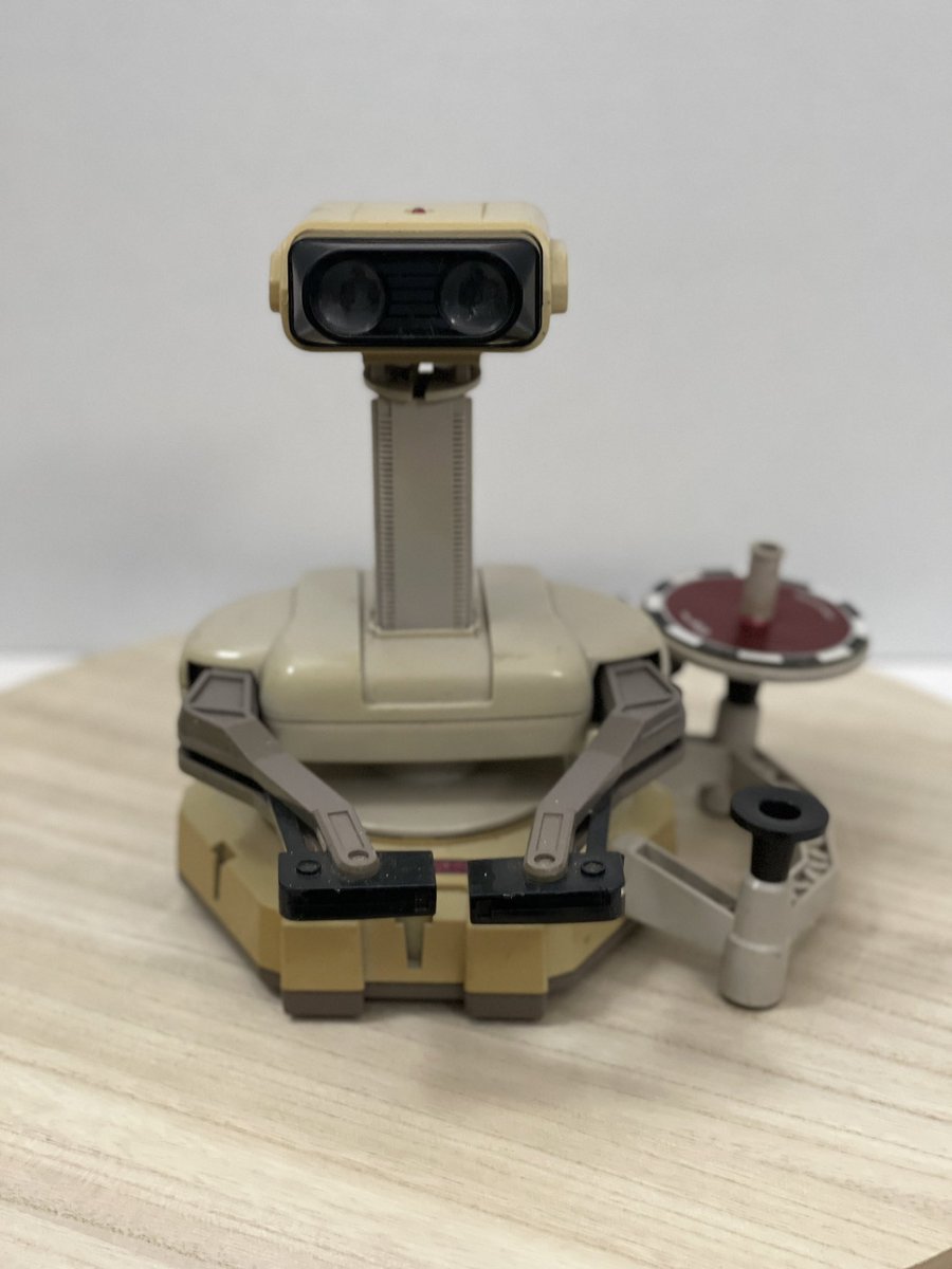 VictorGamingLab's tweet photo. R.O.B. has joined the Victors Gaming Lab team. Restoration video coming soon!
#rob #nesrob #retrogaming #nintendo #classicgaming https://t.co/7jK0JNmnSd