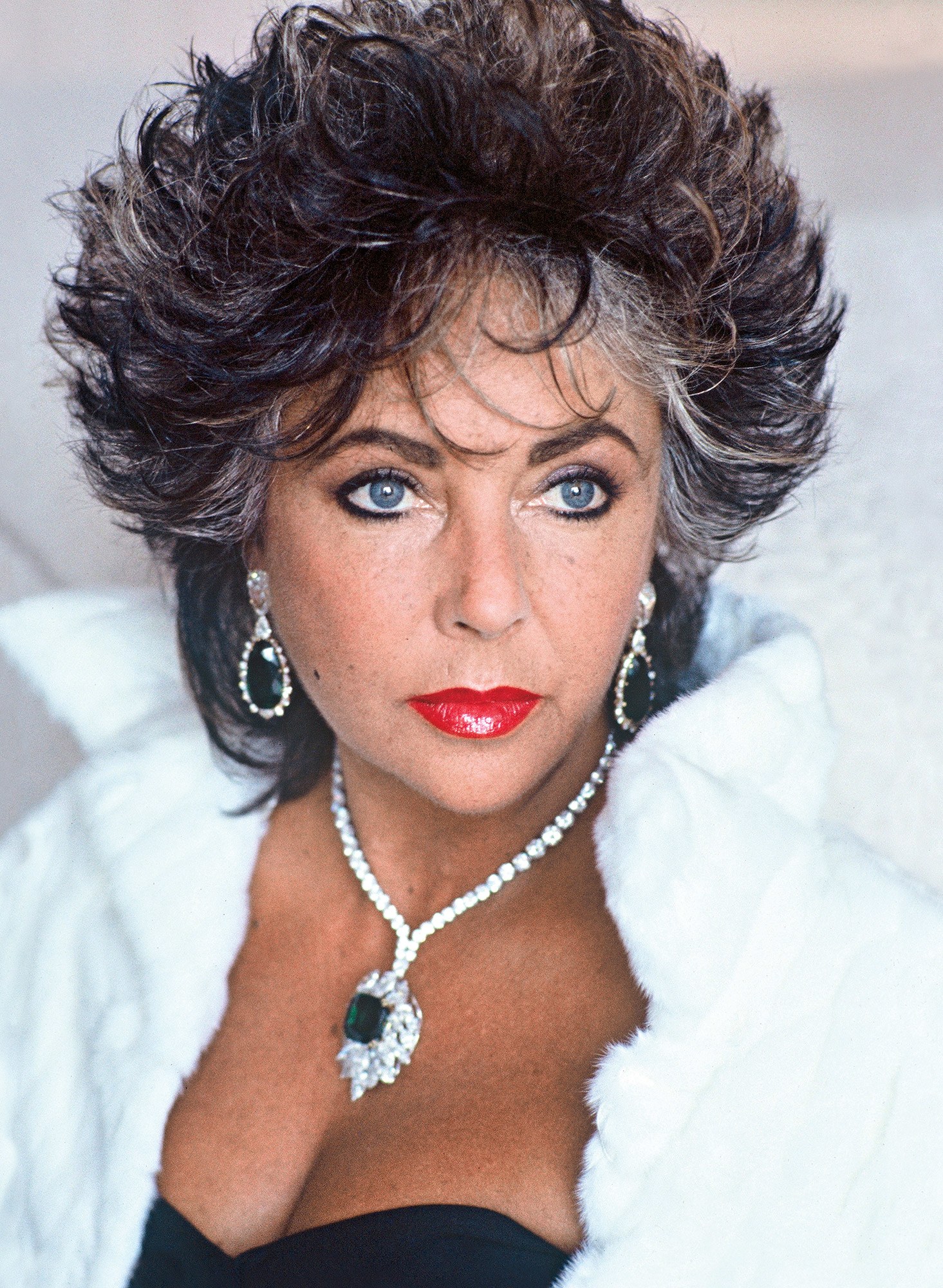 Happy Birthday to the late Elizabeth Taylor who would\ve turned 90 today. 