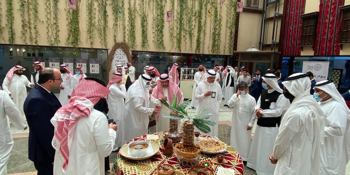 KAU_FT's tweet photo. #صور
من رعاية سعادة عميد #كلية_السياحة د.ناصر البقمي احتفال الكلية بمناسبة #يوم_التأسيس  بحضور منسوبي وطلاب الكلية 

@kauweb https://t.co/Ijy2wOyfzH
