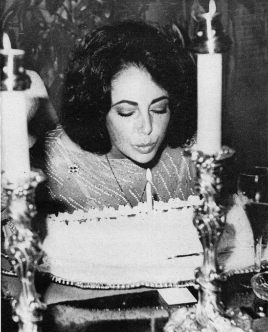 Happy birthday remembrance to the one and only Elizabeth Taylor who was born on this day in 1932. 