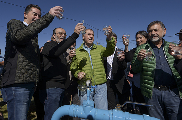 La única Gran Interna
(𝗠𝗔𝗥𝗜𝗔𝗡𝗔) 𝗖𝗔𝗦𝗘𝗥𝗜𝗢 – (𝗦𝗖𝗛𝗜𝗔𝗥𝗘𝗧𝗧𝗜) 𝗠𝗢𝗡𝗧𝗢𝗧𝗢 𝗟𝗔𝗦 𝗗𝗢𝗦 𝗖𝗔𝗕𝗘𝗭𝗔𝗦 𝗘𝗡 𝗣𝗨𝗡𝗜𝗟𝗟𝗔
La ruta 38 nunca fue tan transitada como en estos días, y lo seguirá siendo durante todo el mes de marzo.
politicacordobaverdad.com.ar/17357-2/