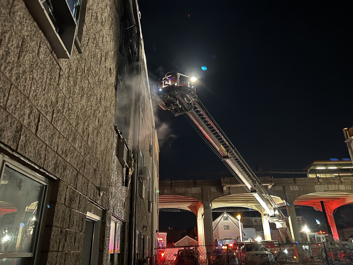 E265L121B47's tweet photo. At 10:30 p.m. last night, #Ladder121, #Engine265 &amp; #Battalion47 — along with first-arriving units #Engine266, #Ladder137 &amp; #Engine268 — operated at the second of a 2nd Alarm fire in a 3-story multiple dwelling on Beach 91st St., Rockaway, Queens, New York. #bestonthebeach #fdny https://t.co/efn7DZxPKM