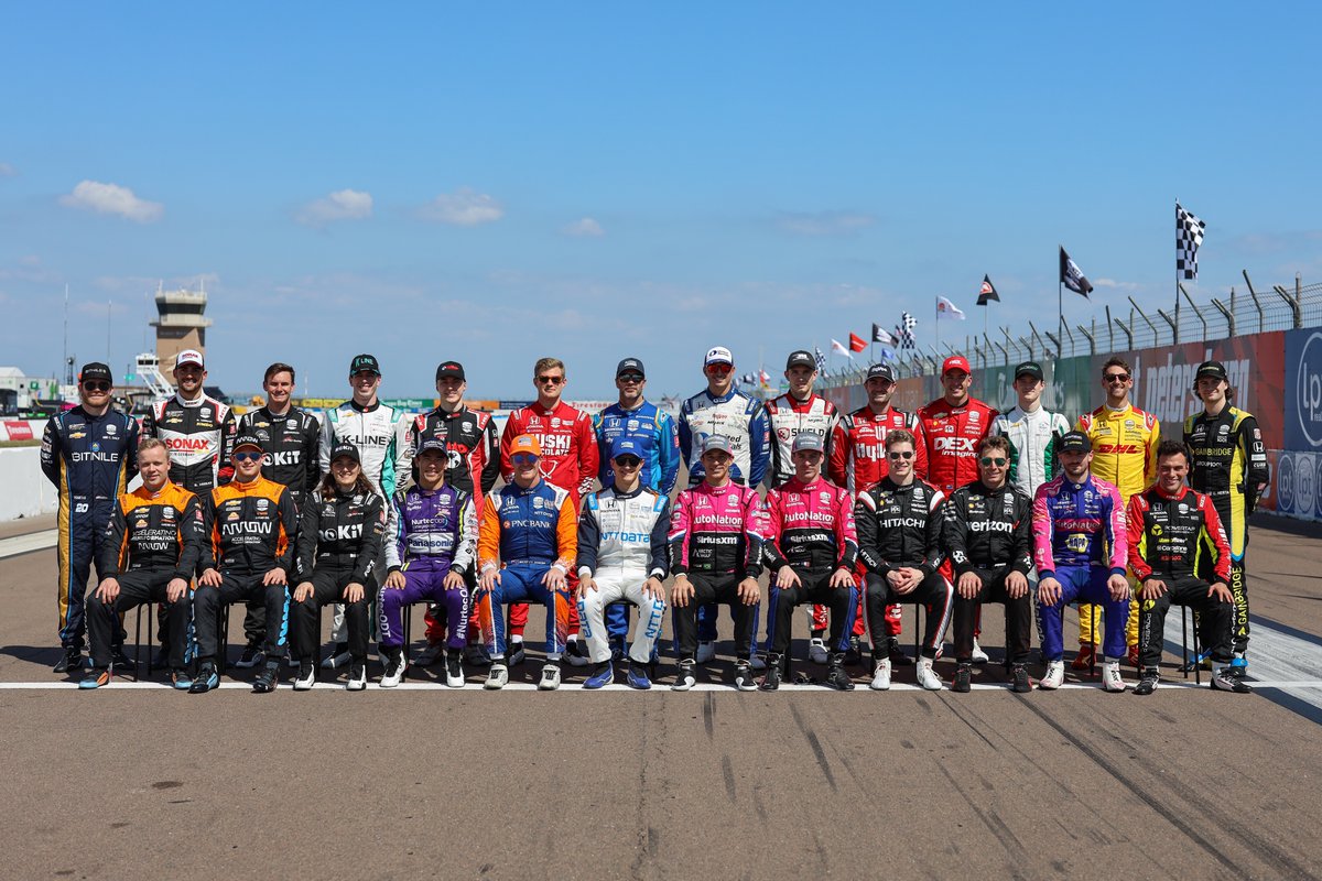 IndyCar's tweet image. 26 drivers are ready to take on the 2022 NTT #INDYCAR SERIES season. 

It starts now.