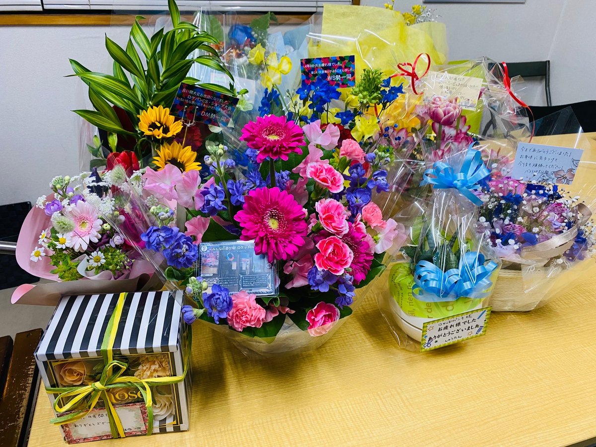 pshop_RP's tweet photo. 沢山のお心遣い、
素敵なお花の数々
本当にありがとうございました。 https://t.co/eZqKQpOIUP