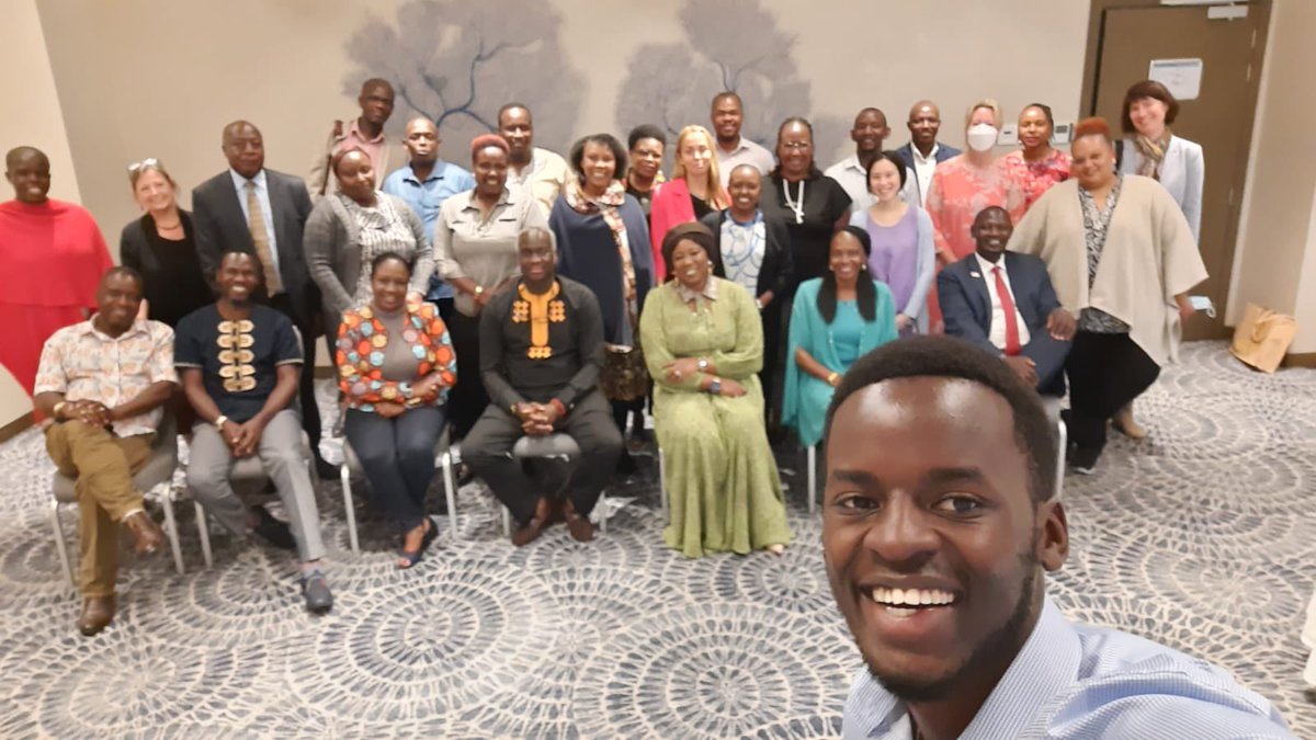 dienekeita's tweet photo. Wonderful and dynamic colleagues on deck in Kenya @UNFPAKen @OlajideDemola and global compact power team @makinwa7 #AccelerateInnovateMotivate https://t.co/9nNA6lwmSv