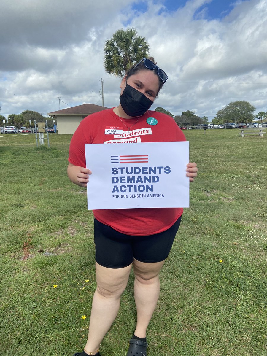 blushyyoon's tweet image. We are joined by Moms and Students all around Palm Beach for #DayofAction. We demand that legislators prioritize gun sense legislation or we must vote them out! Join us in the fight and text READY to 644-33. @momsdemand @studentsdemand
