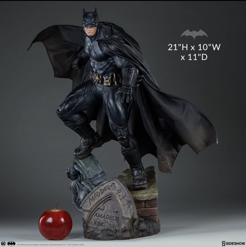 Batman premium edition. Sideshow Batman. Статуя Бэтмена. Бэтмен фигурка коллекционная. Коллекционная фигурка Бэтмена 90 годов.