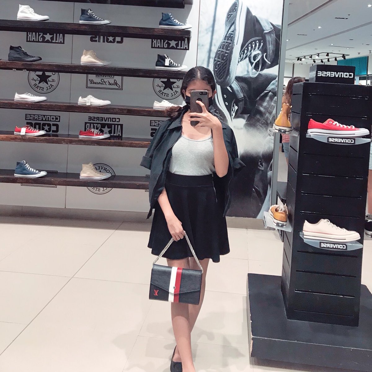 hyaceballos's tweet photo. Mirror selfies 'coz I ain't got no photographer. https://t.co/UY6who0zWJ