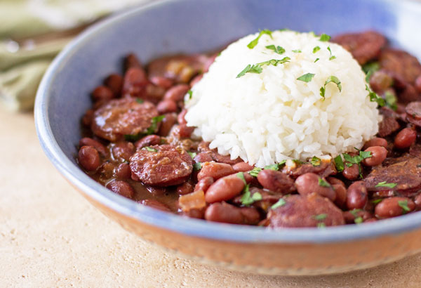 Louisiana Red Beans and Rice mjskitchen.com/2022/02/louisi… A spicy and hearty bowl of tender red beans seasoned with andouille and cayenne.  #MardiGras2022