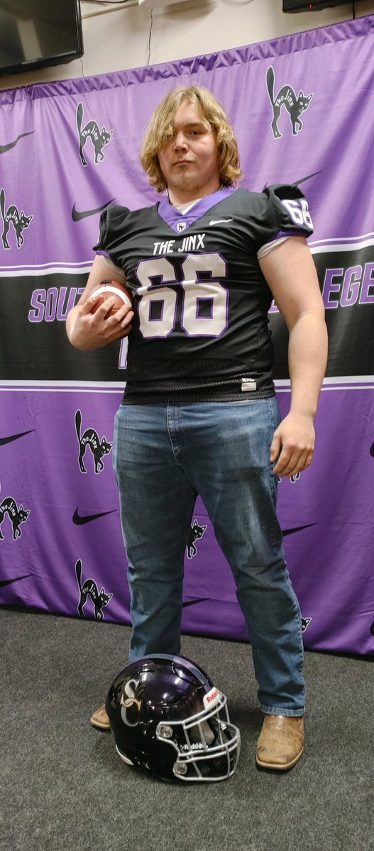 After an amazing visit, I’m excited to receive an offer to <a href="/BuilderFootball/">SC Builder Football</a> !Thank you <a href="/CalebCisneros_/">Caleb Cisneros</a> !