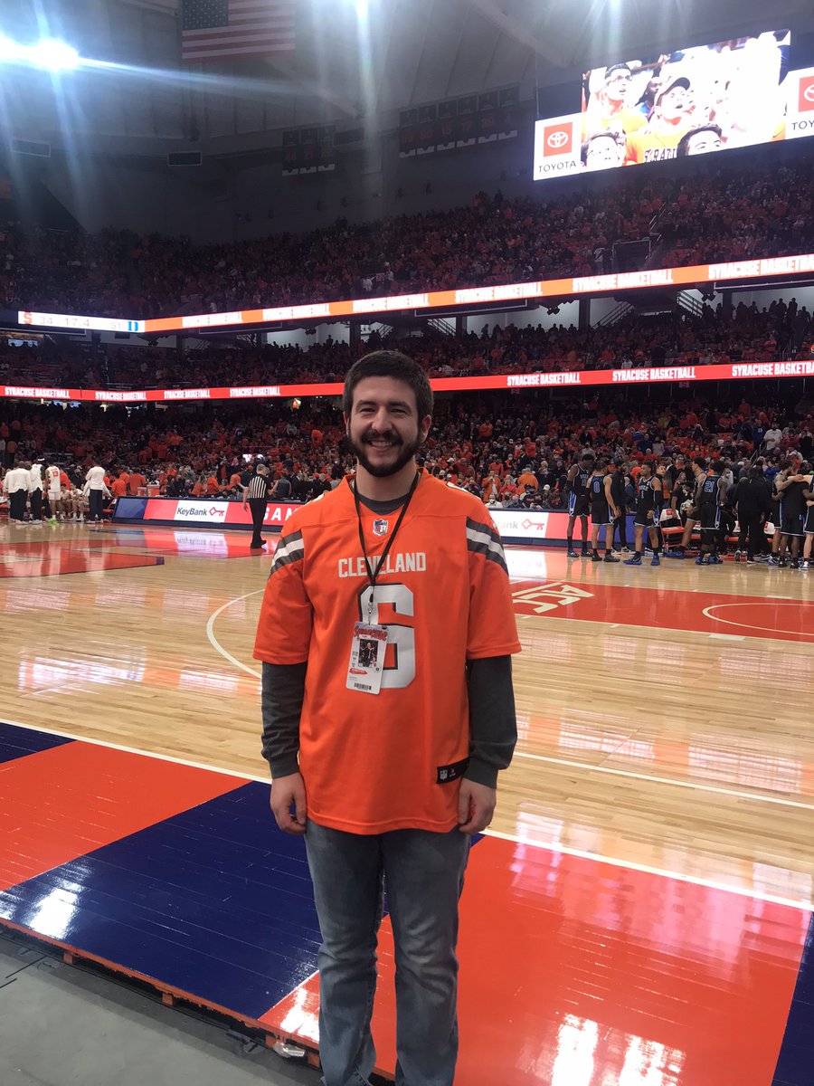 .@bakermayfield were you at the Syracuse Basketball match last night? https://t.co/0t1Z2Q0htv