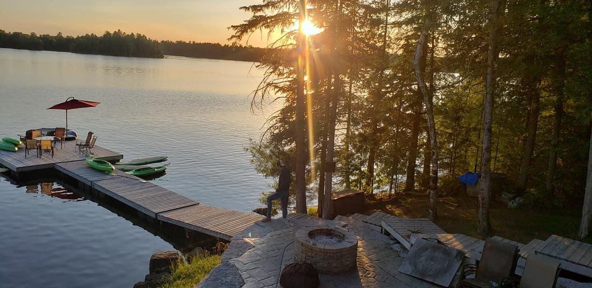 mylakefront's tweet photo. Embrace a warm welcome from this sight for your Spring, Summer or Fall season!

You can book our place through this website: https://t.co/rJZrF2ahmg

See you around! https://t.co/n8FHpLTZX9
