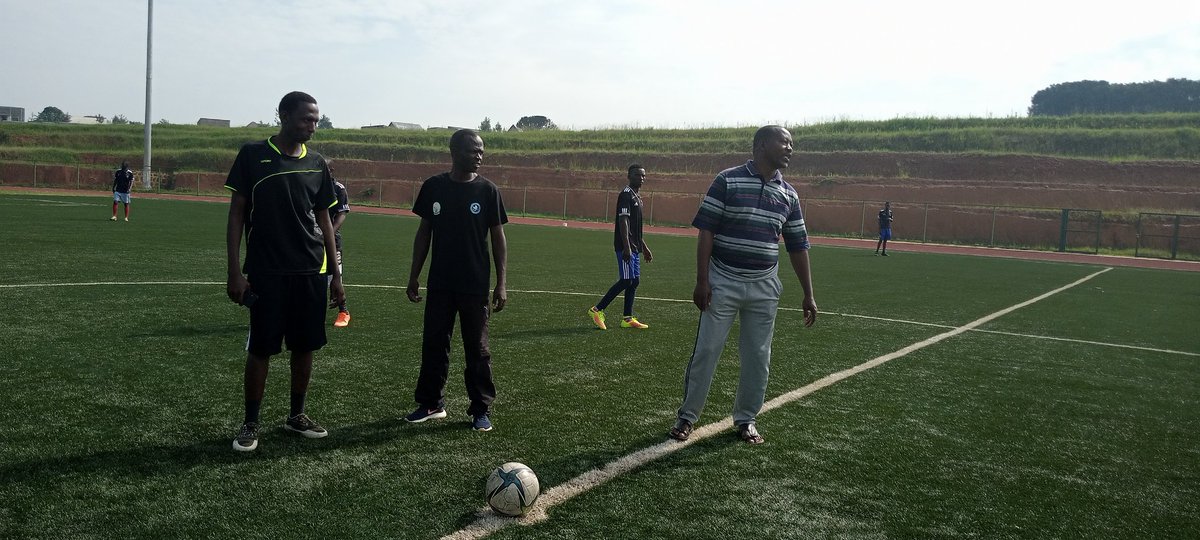 NyagatareNyc's tweet photo. @moses_katurebe NYC District Coordinator @SafariFrancis5 RYVCP Coordinator na #Perezida wa #PSF Nyagatare Sector nibo batangije Umukino. Washoje ari 1:1 ku mpande zombi. @NyagatareNyc @YouthCultureRW @Rwanda_Sports @RwandaYouth @WKabagamba https://t.co/w5TabCKGlu