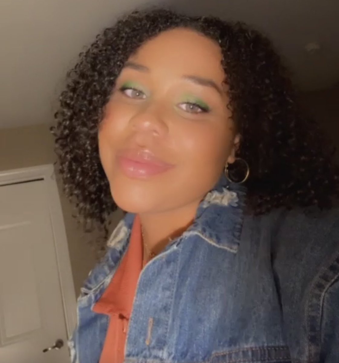 New profile pic + 1 ❤️