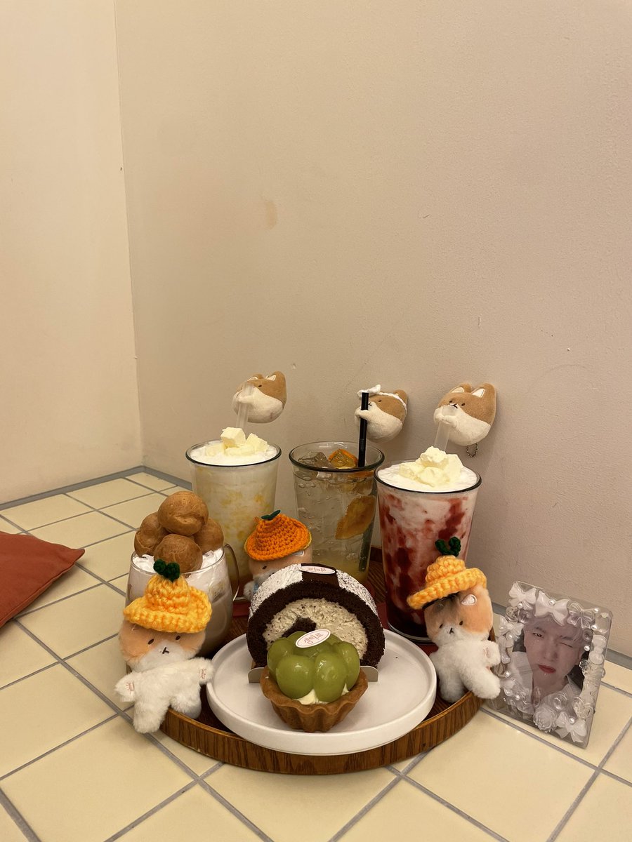 🍊제주 섬타르

분위기도 좋고 음료도 맛있고 케잌과 타르트도 너무 맛있었던💛

#백현아_먹짱일기_적짱
#백현이를_위한_맛집투어