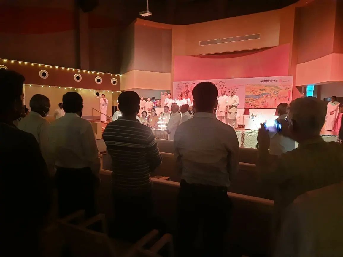 To move forward, you have to give back!

Seva: Giving back to Society🙏

Participated in "Azadi ka Amrit Mahotsav: Subharambh Karyakram"
Organised by Brahmakumaris ( <a href="/brahmakumaris/">Brahma Kumaris</a> ) at Jagdamba Bhawan in Pune

#brahmakumaris #seva #motivationalthoughts #givingback  #vinodlahoti