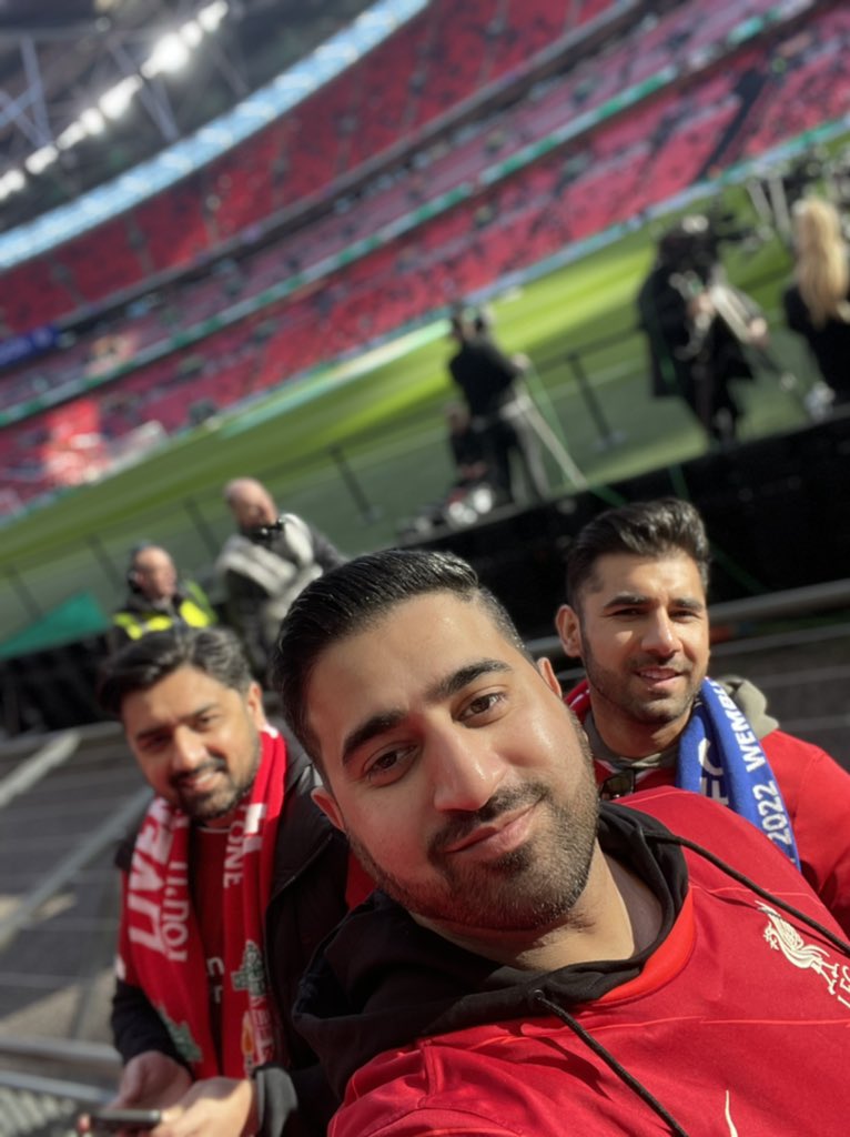Buzzin lucky enough to get a ticket for the final. What tops it off is that we are sat on the front row pitch side 👊🏽 #YNWA #CarabaoCupFinal #LIVCHE
