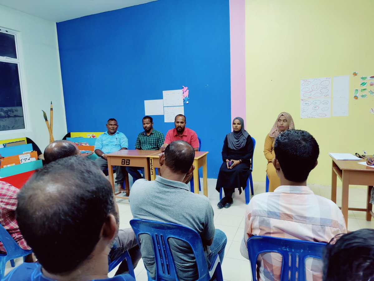 ManadhooCouncil's tweet photo. ލާމަރުކަޒީ ޤާނޫނުން ލާޒިމުކުރާ ފެބްރުއަރީ މަހު ބާއްވަންޖެހޭ ރައްޔިތުންގެ ބައްދަލުވުން, 25 ފެބްރުއަރީ 2022 ވަނަ ދުވަހުގެ ރޭ ނ. މަނަދޫ ކައުންސިލުން ވަނީ ބާއްވާފައި. @lgaMaldives https://t.co/neekxcOTh4