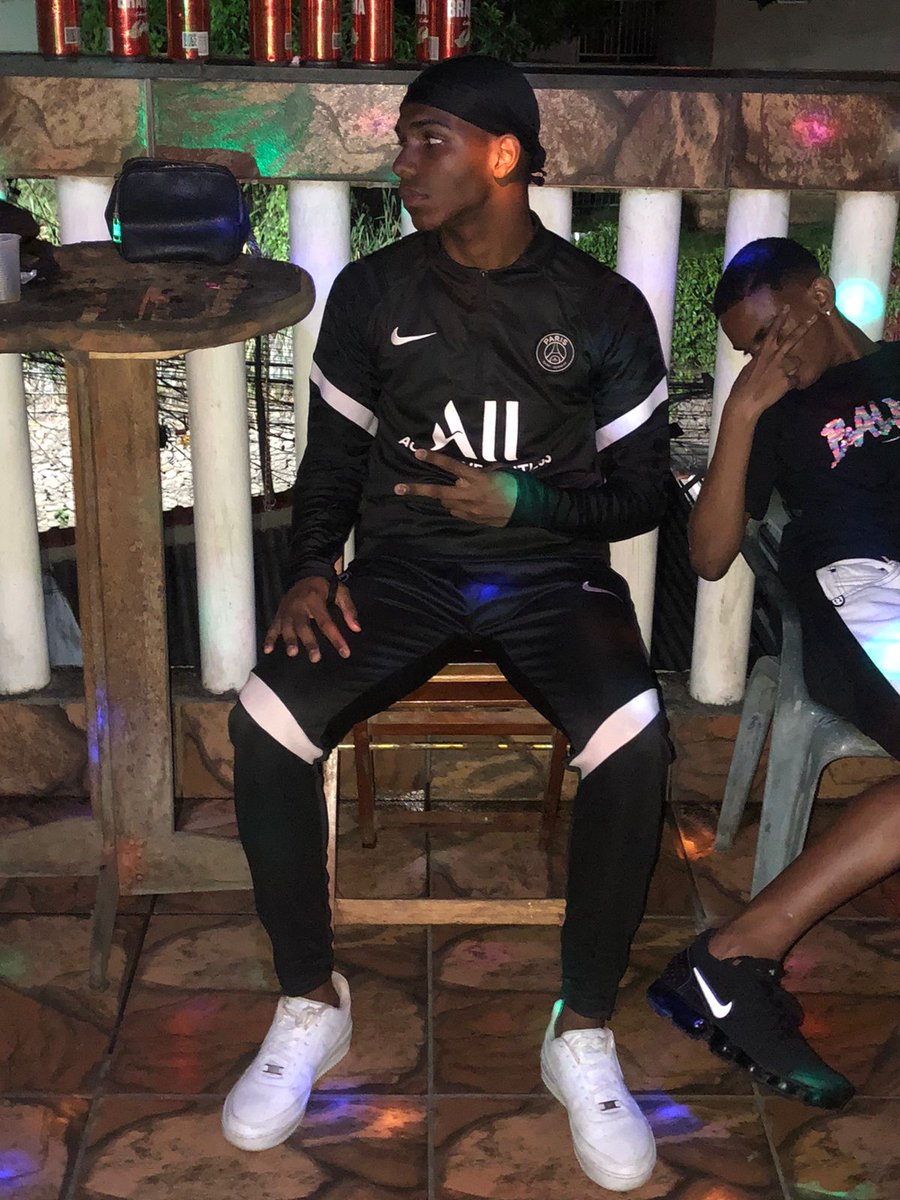 lucas_will2's tweet photo. Made in France 🇫🇷
+2
@PSG_inside https://t.co/NQY3D6mUtf