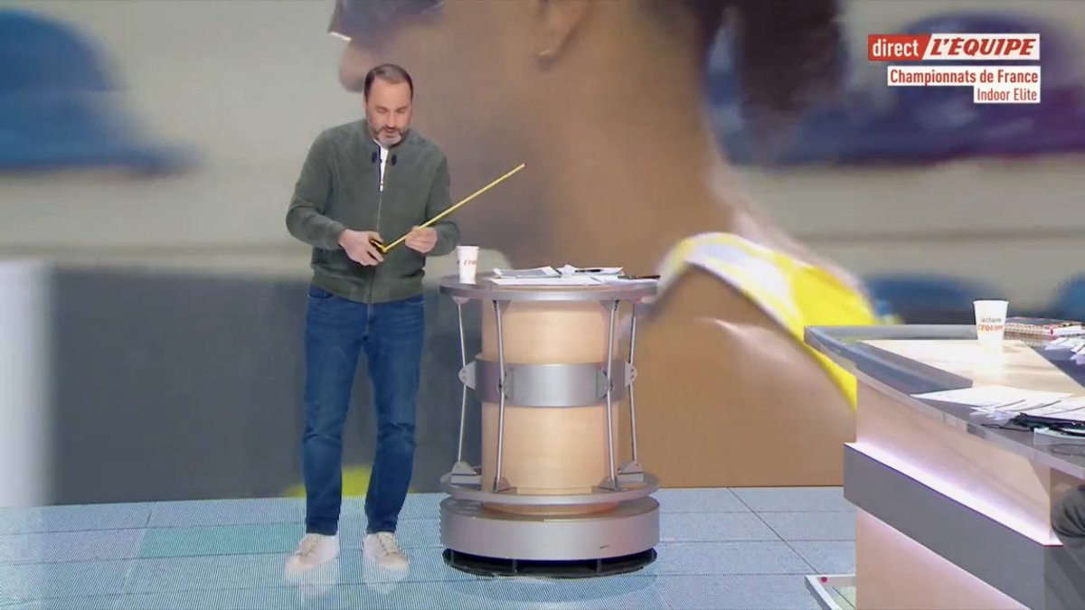 REMS_NADEUGE's tweet image. Messaoud le bricoleur 🤣👷♂️ #lequipeATHLE @m_benterki