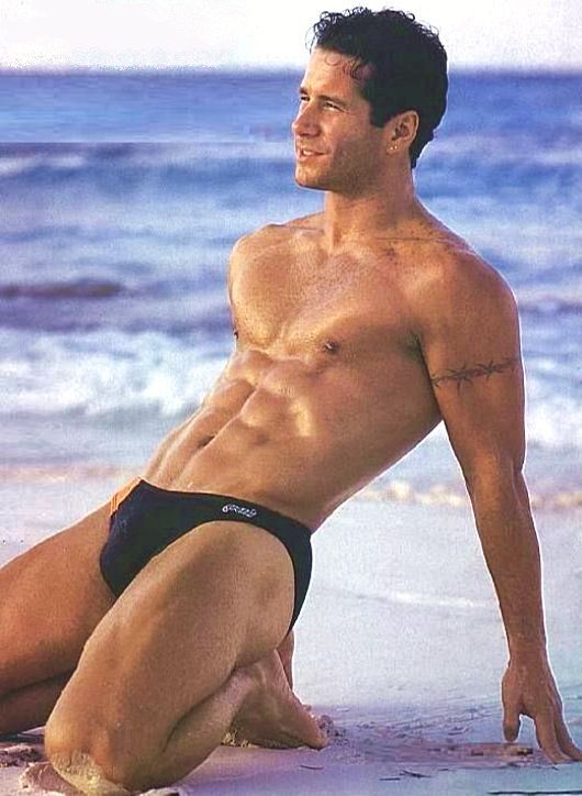 Fernando Carrillo huge bulge.