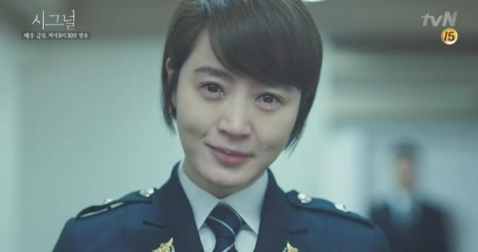 직장의신 2012 시그널 2016 하이에나 2020 소년심판 2022 이렇게 꾸준히 잘해내는것도 능력이다... 김혜수 드라마는 걍 믿고보면도ㅑTranslate post