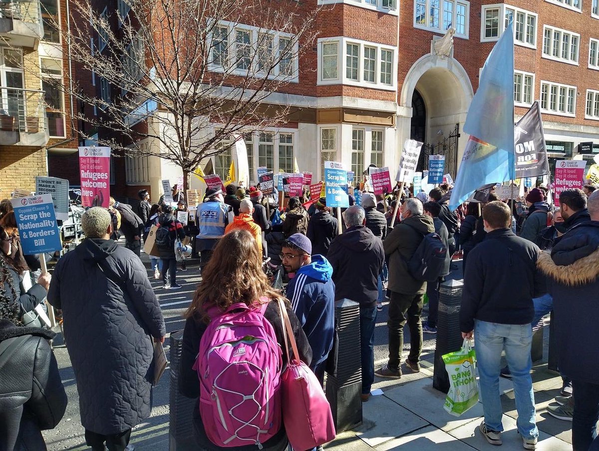 herts_refugees's tweet image. HfR are at the Home Office to demonstrate against the anti-refugee Nationality &amp;amp; Borders Bill. 

We need to welcome refugees fleeing war &amp;amp; terror, not treat them as criminals. 

#NationalityandBordersBill #PatelMustGo