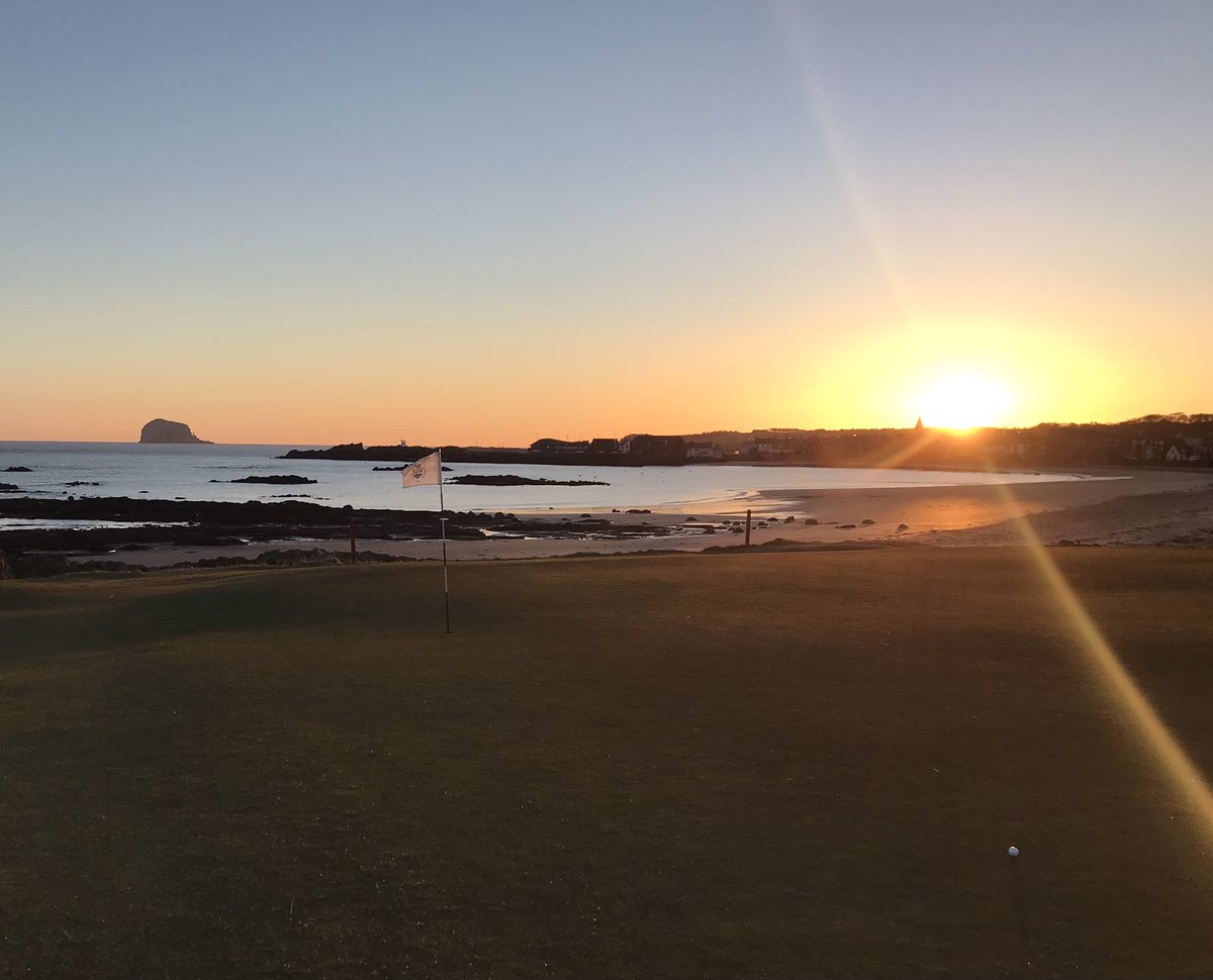 A dawn tee time <a href="/NorthBerwick_GC/">North Berwick Golf Club</a> this morning. Not a breathe of wind. Glorious ☀️