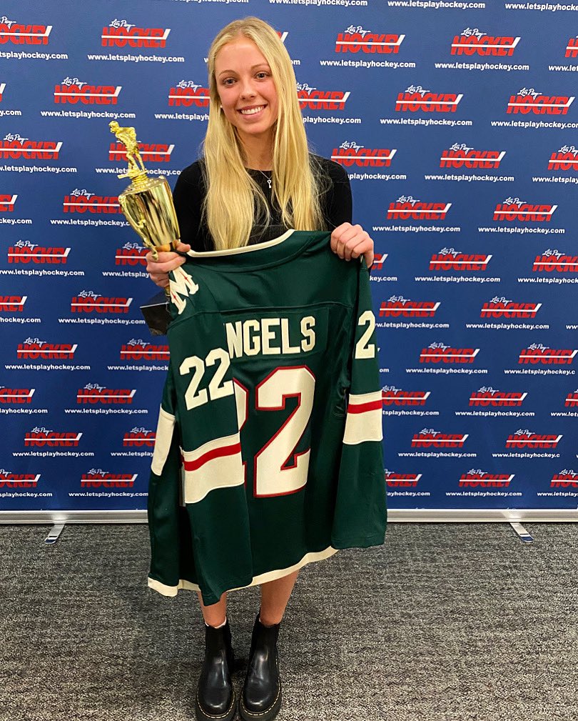 VIVIAN JUNGELS HAS BEEN NAMED MS. HOCKEY!!!!!!!!!!!! What an honor for the best of the best. So proud of you, Viv!! CONGRATS!!!!! 🤩💚🏆