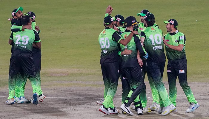 AbTarius's tweet photo. #LahoreQalandars 
#hafeez #ShaheenShahAfridi 

Won ❤ https://t.co/mB0nOEp3FP