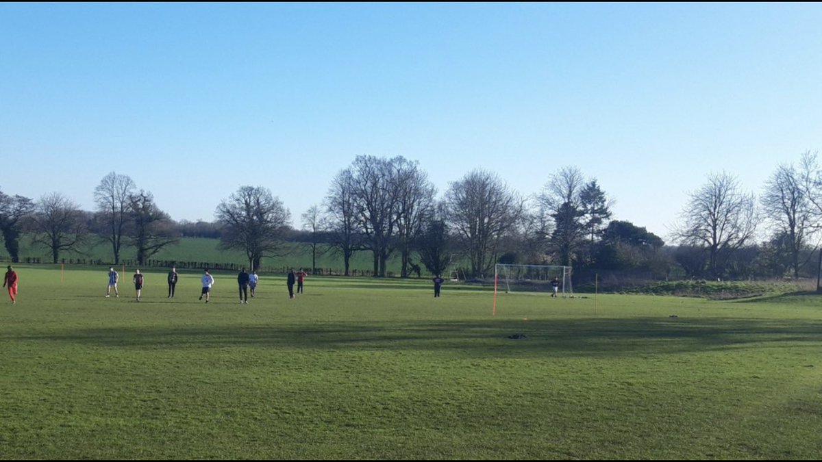 mrdbrowning's tweet image. Boarders enjoying the sunshine today ☀️ ⚽️ #FryHall @WymondhamCol