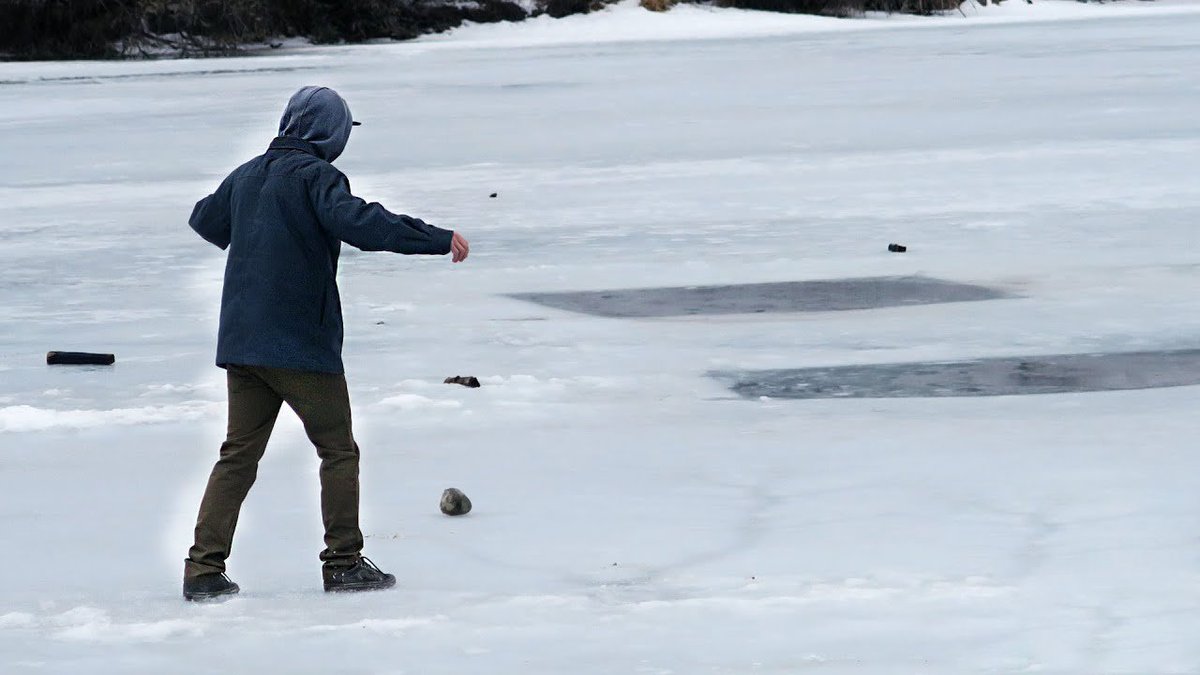 Ice canyoning. Лед лед скользкий. Голубые льды исландии трекинг. Скользкий лед. Boy walking on thin ice.